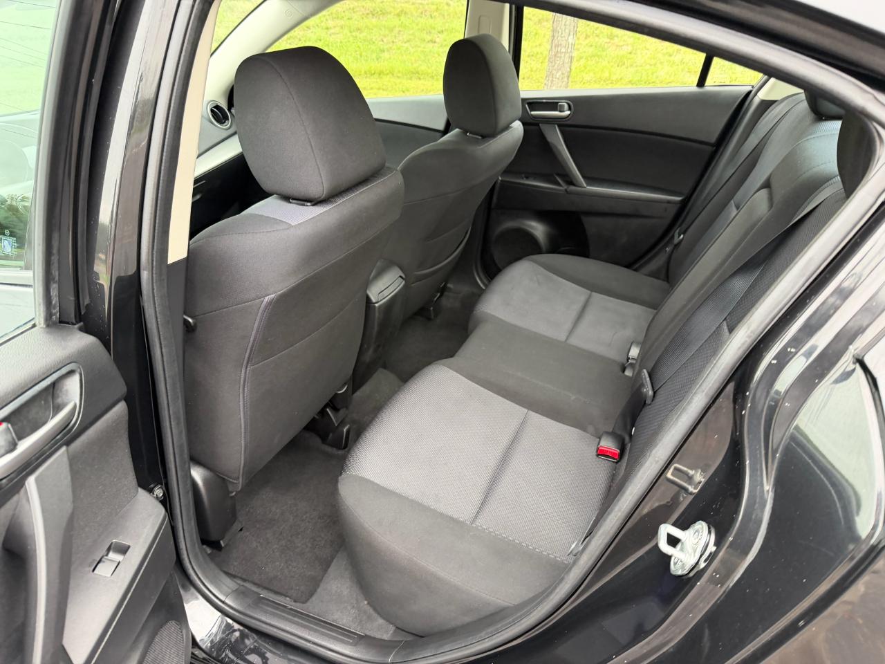 Mazda MAZDA3 i Touring 4-door 2010