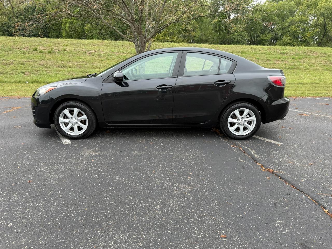 Mazda MAZDA3 i Touring 4-door 2010