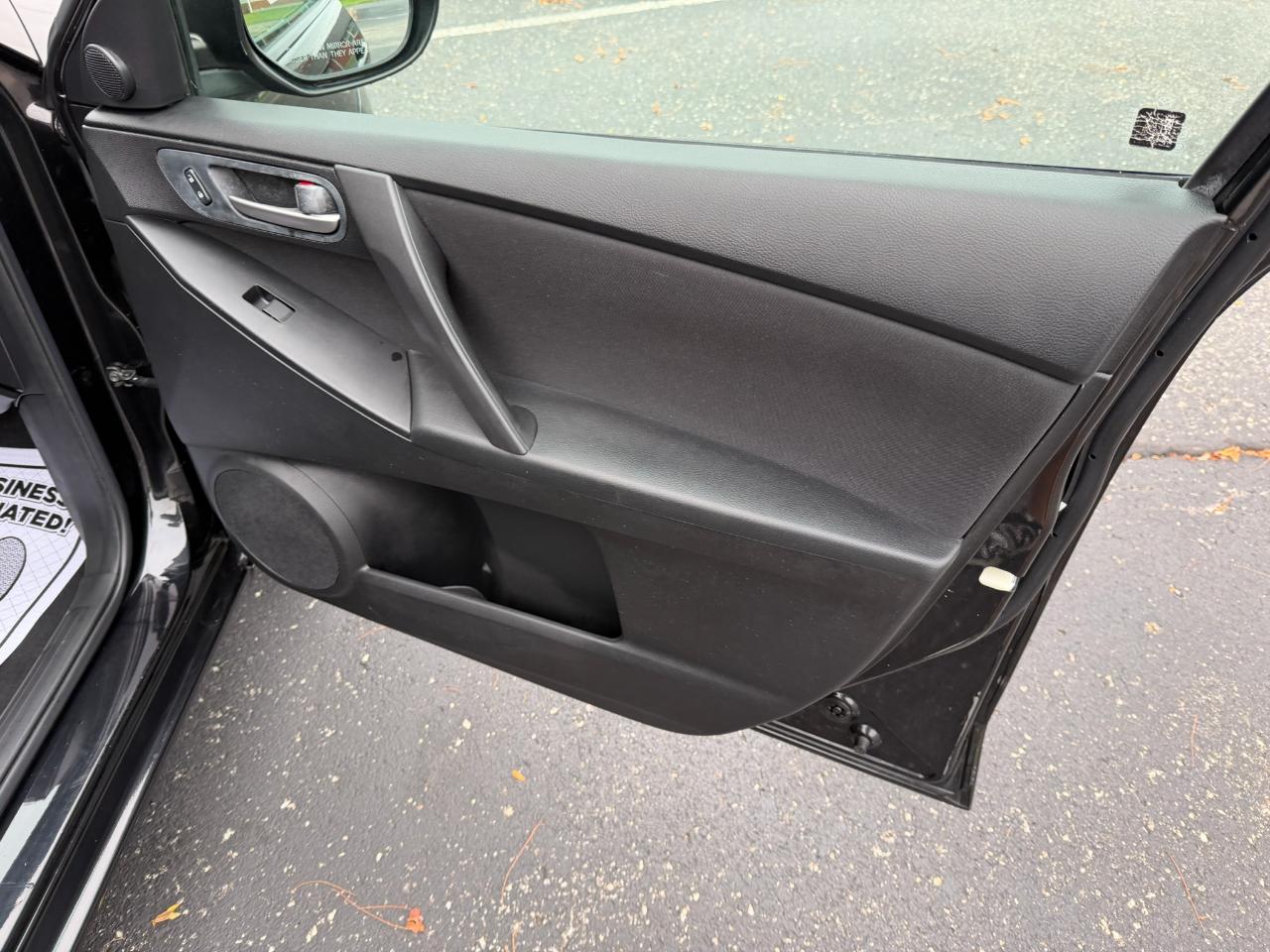 Mazda MAZDA3 i Touring 4-door 2010