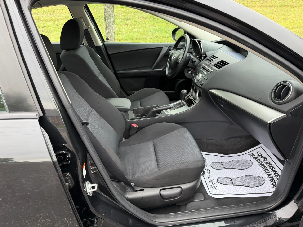 Mazda MAZDA3 i Touring 4-door 2010