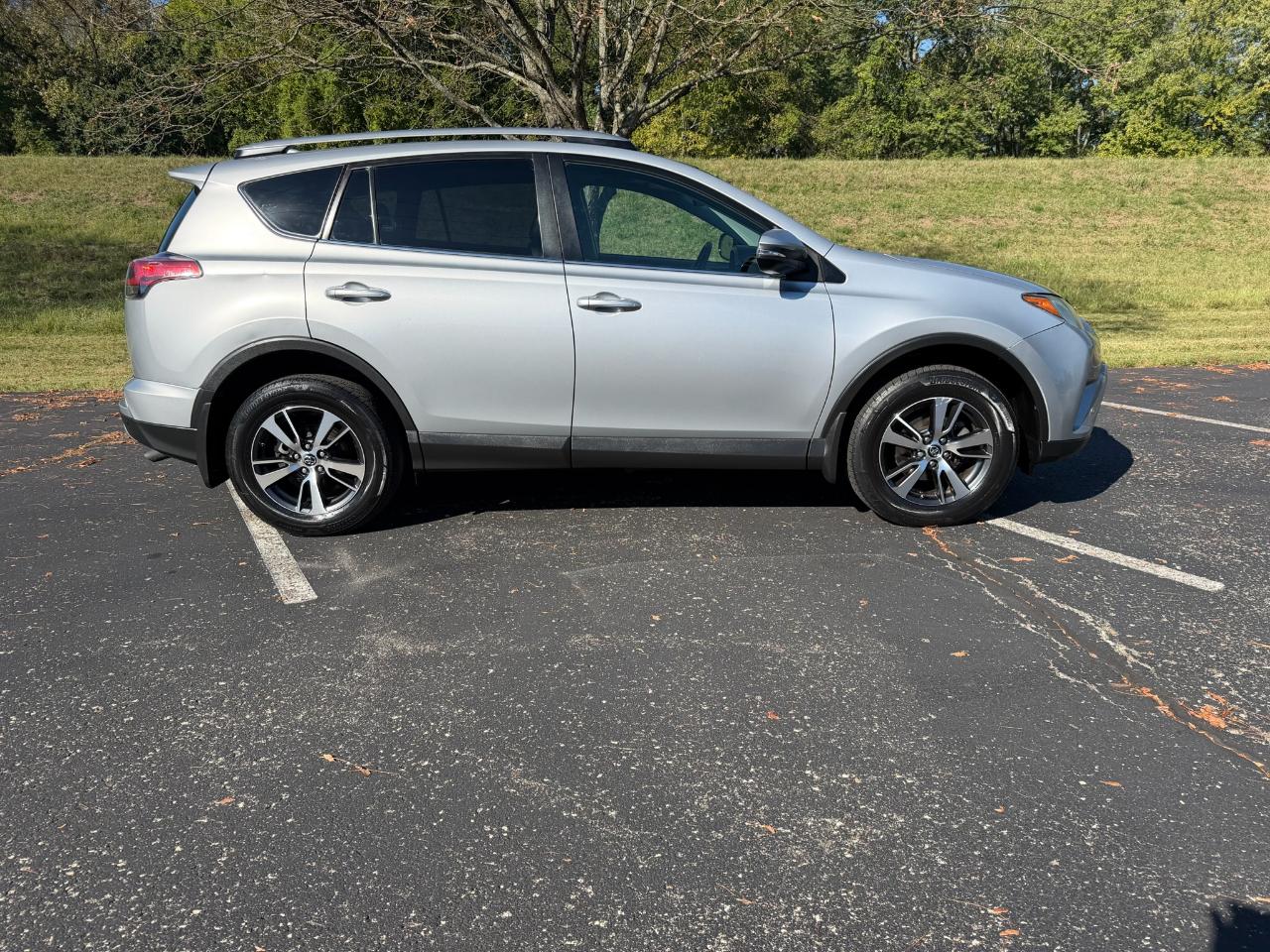 Toyota RAV4 XLE AWD 2018