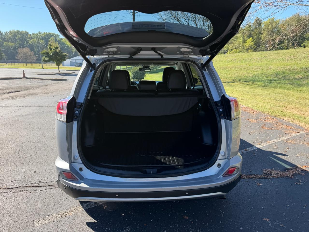 Toyota RAV4 XLE AWD 2018