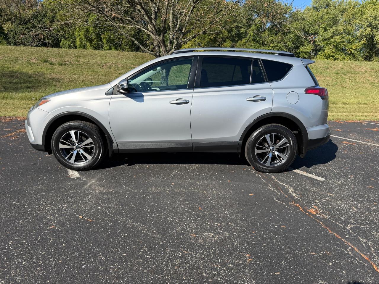 Toyota RAV4 XLE AWD 2018
