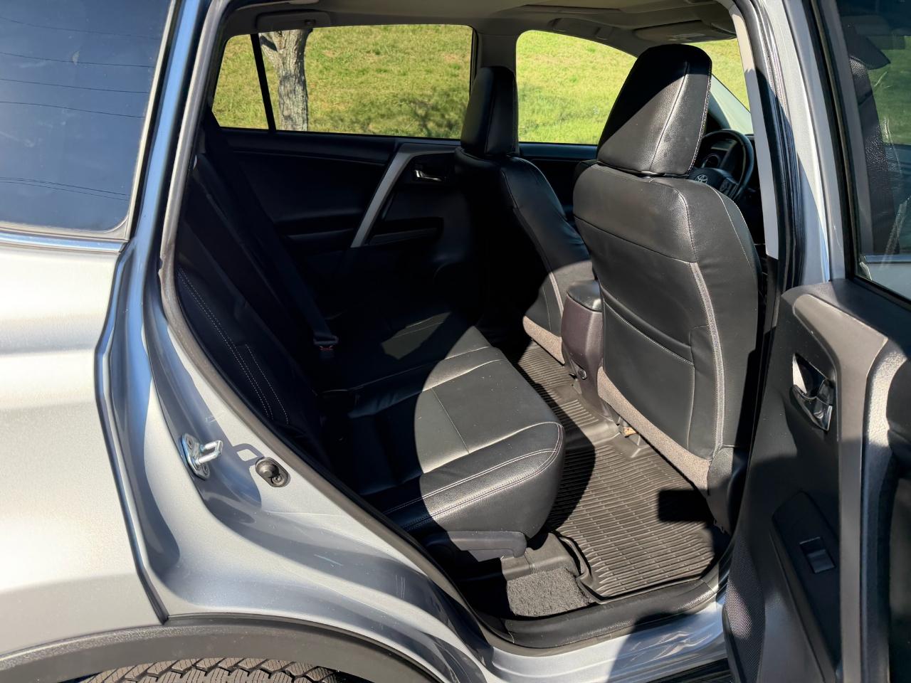 Toyota RAV4 XLE AWD 2018