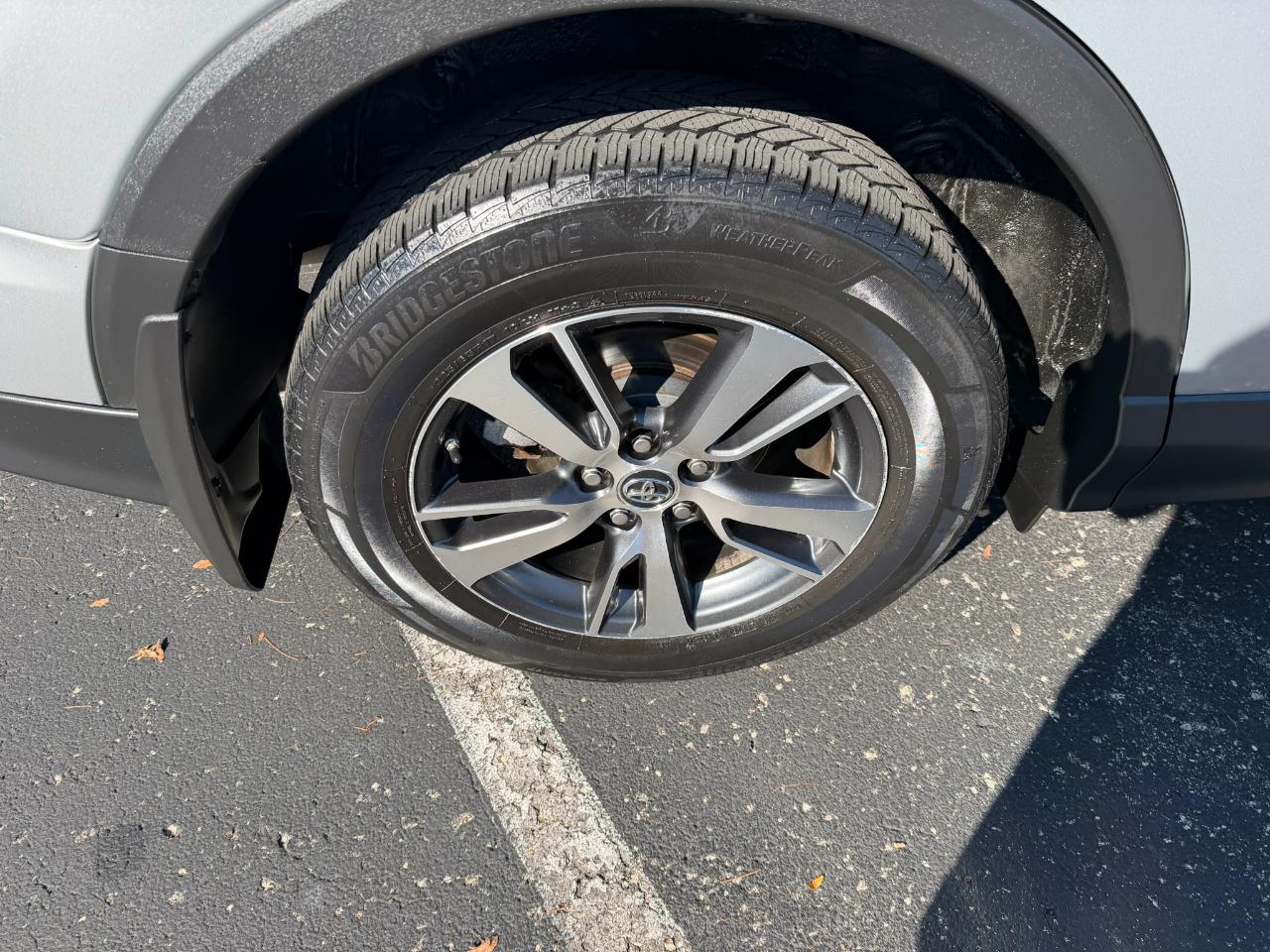 Toyota RAV4 XLE AWD 2018