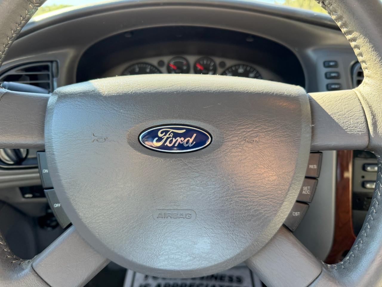 Ford Taurus SEL 2004