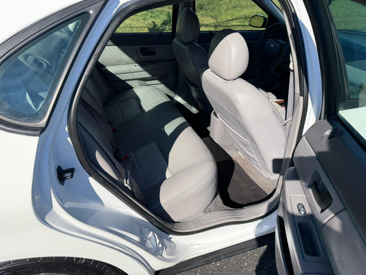 Ford Taurus SEL 2004