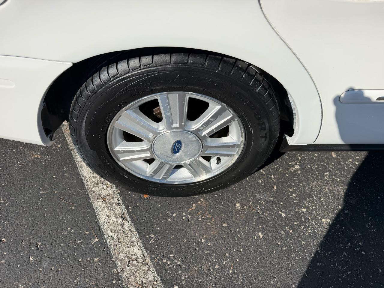 Ford Taurus SEL 2004