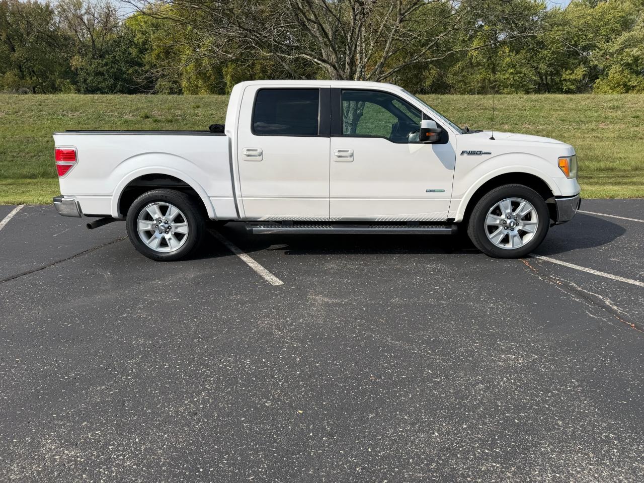 Ford F-150 Lariat SuperCrew 2WD 2011