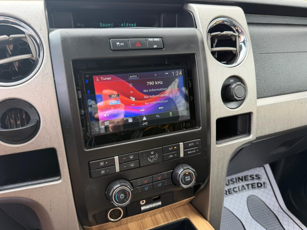 Ford F-150 Lariat SuperCrew 2WD 2011