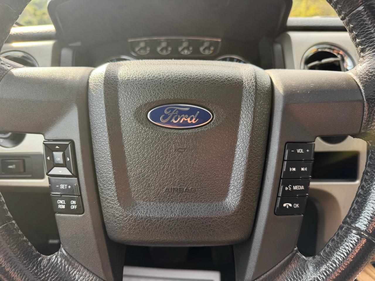 Ford F-150 Lariat SuperCrew 2WD 2011