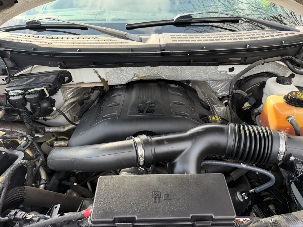 Ford F-150 Lariat SuperCrew 2WD 2011
