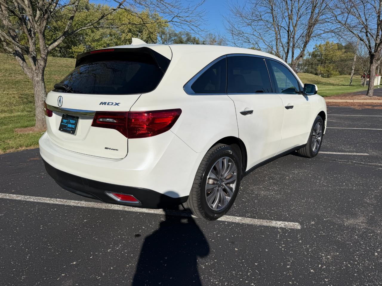 Acura MDX SH-AWD 4dr Tech Pkg 2016