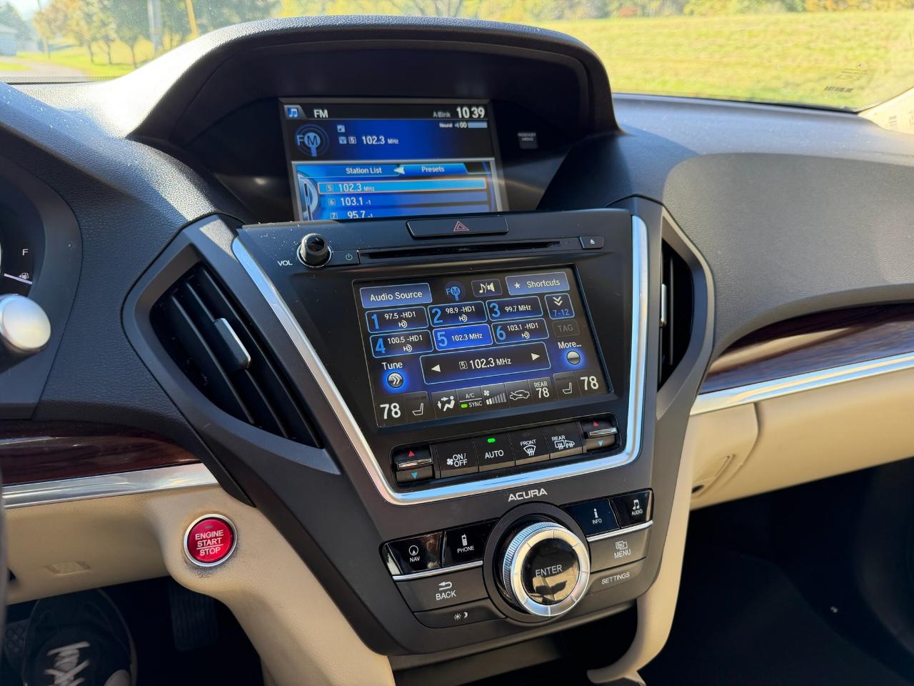 Acura MDX SH-AWD 4dr Tech Pkg 2016