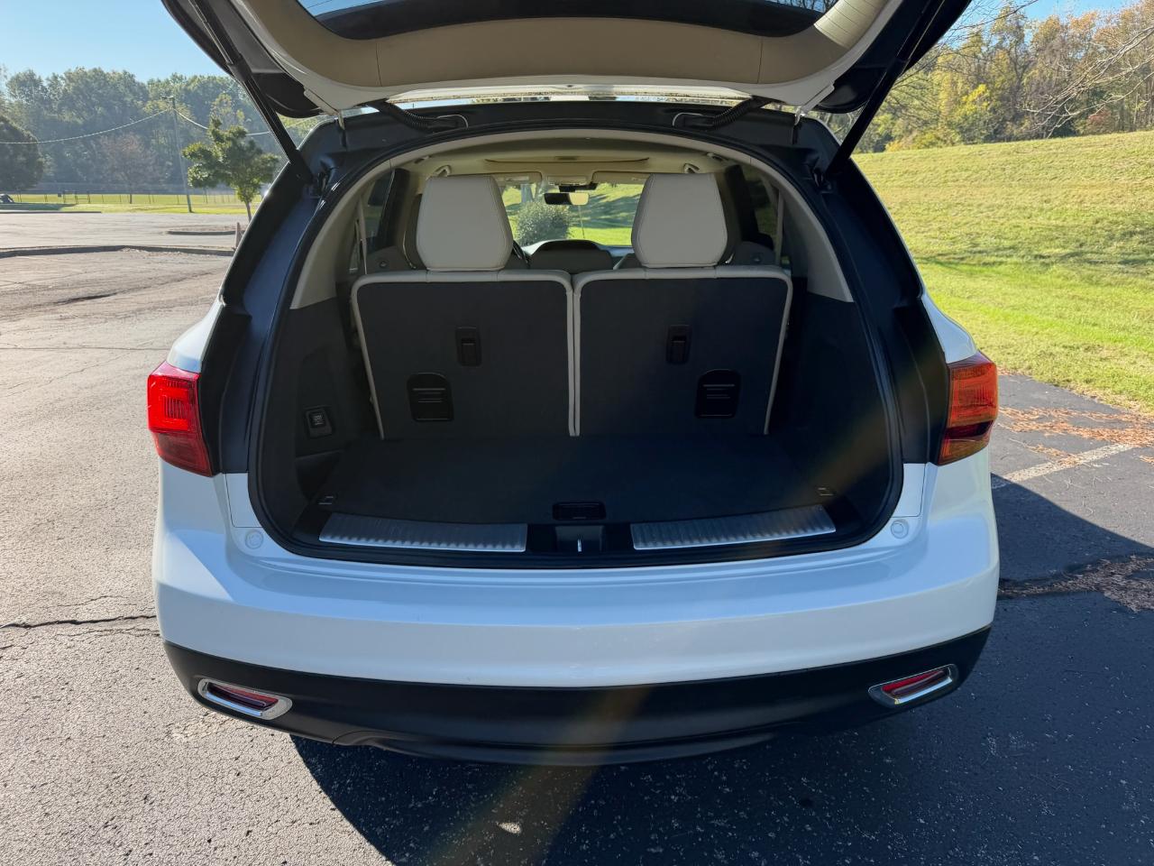 Acura MDX SH-AWD 4dr Tech Pkg 2016
