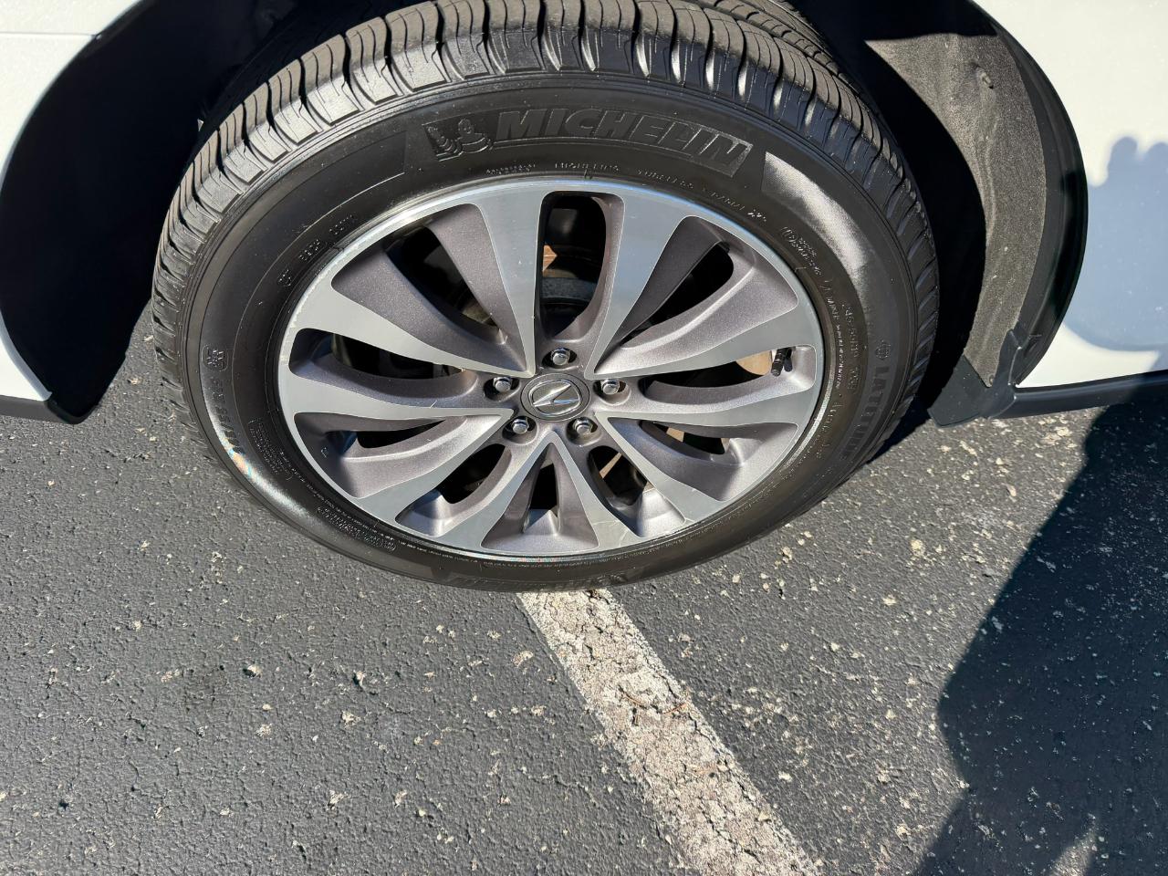 Acura MDX SH-AWD 4dr Tech Pkg 2016
