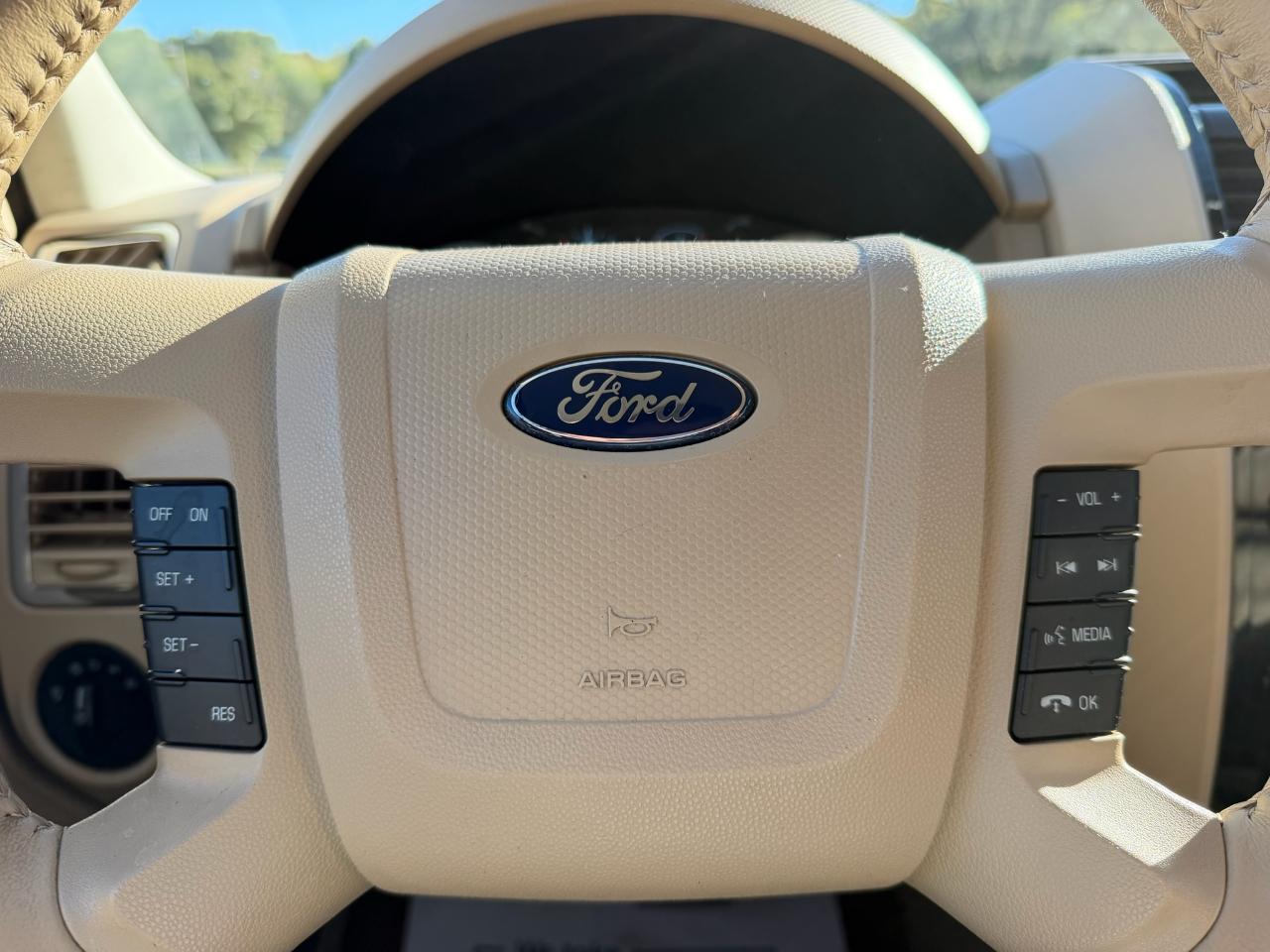 Ford Escape Limited FWD 2012