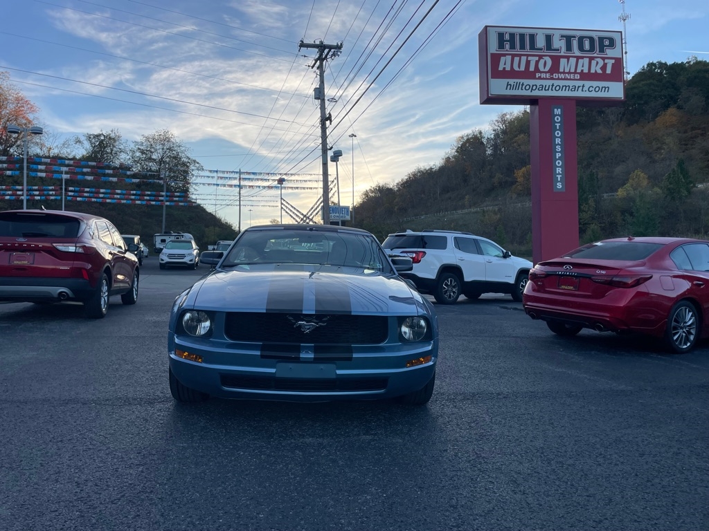 Ford Mustang V6 Deluxe Convertible 2005 Ford Mustang V6 Deluxe Convertible 2005