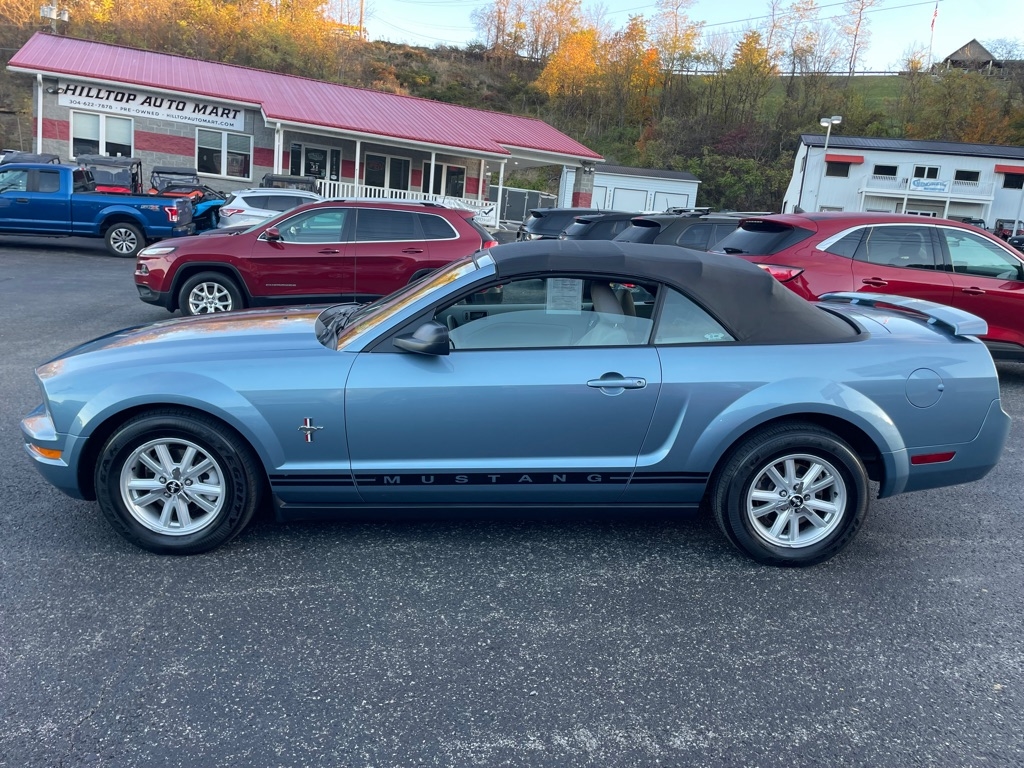 Ford Mustang V6 Deluxe Convertible 2005 Ford Mustang V6 Deluxe Convertible 2005