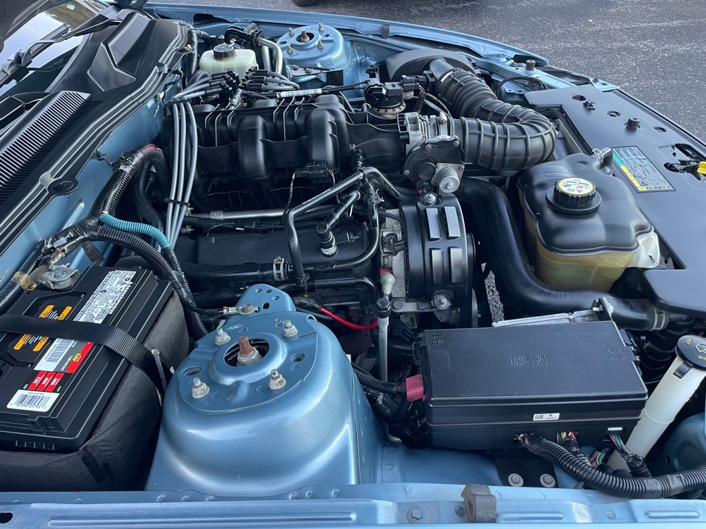 Ford Mustang V6 Deluxe Convertible 2005 Ford Mustang V6 Deluxe Convertible 2005