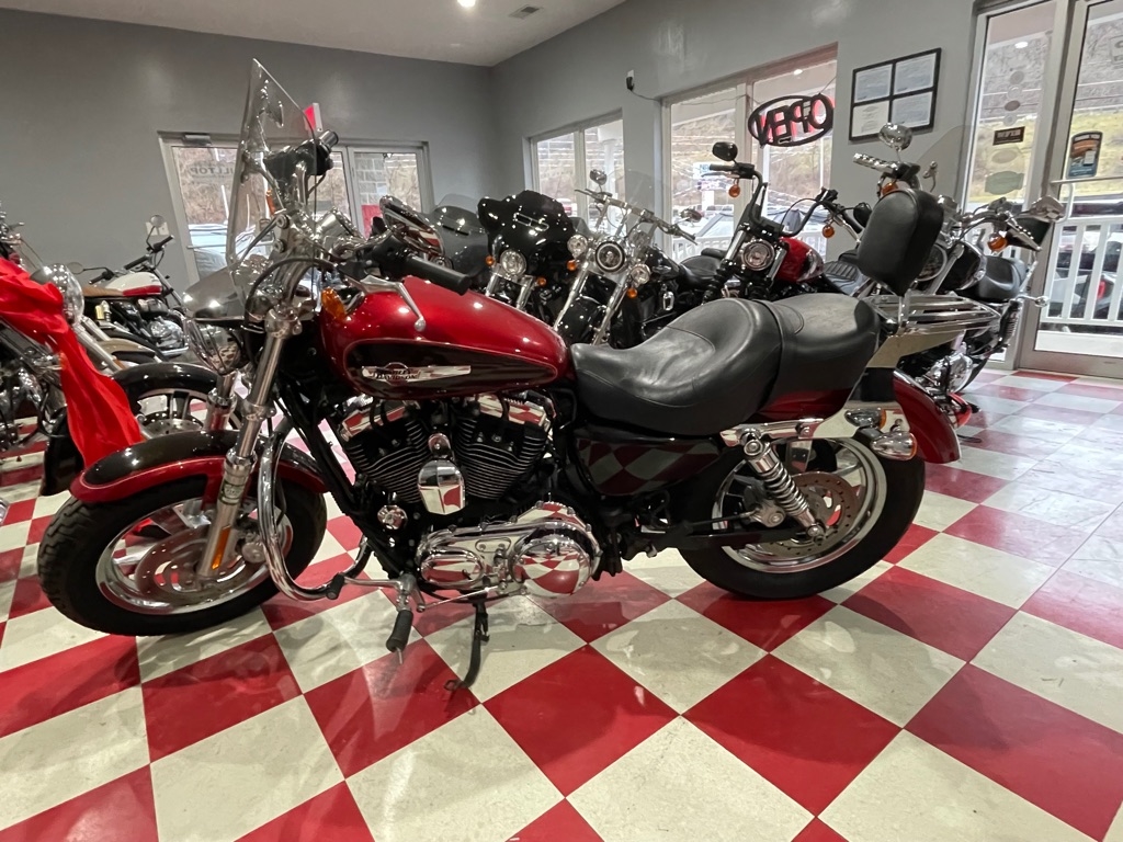 Harley-Davidson XL1200C  2012