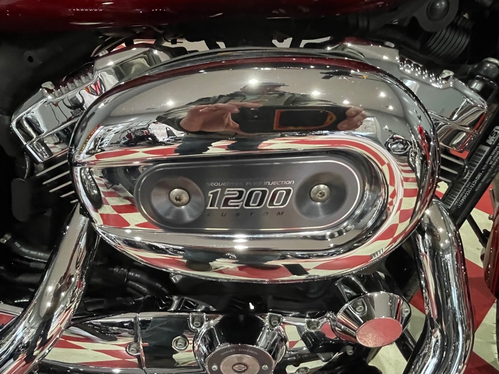 Harley-Davidson XL1200C  2012