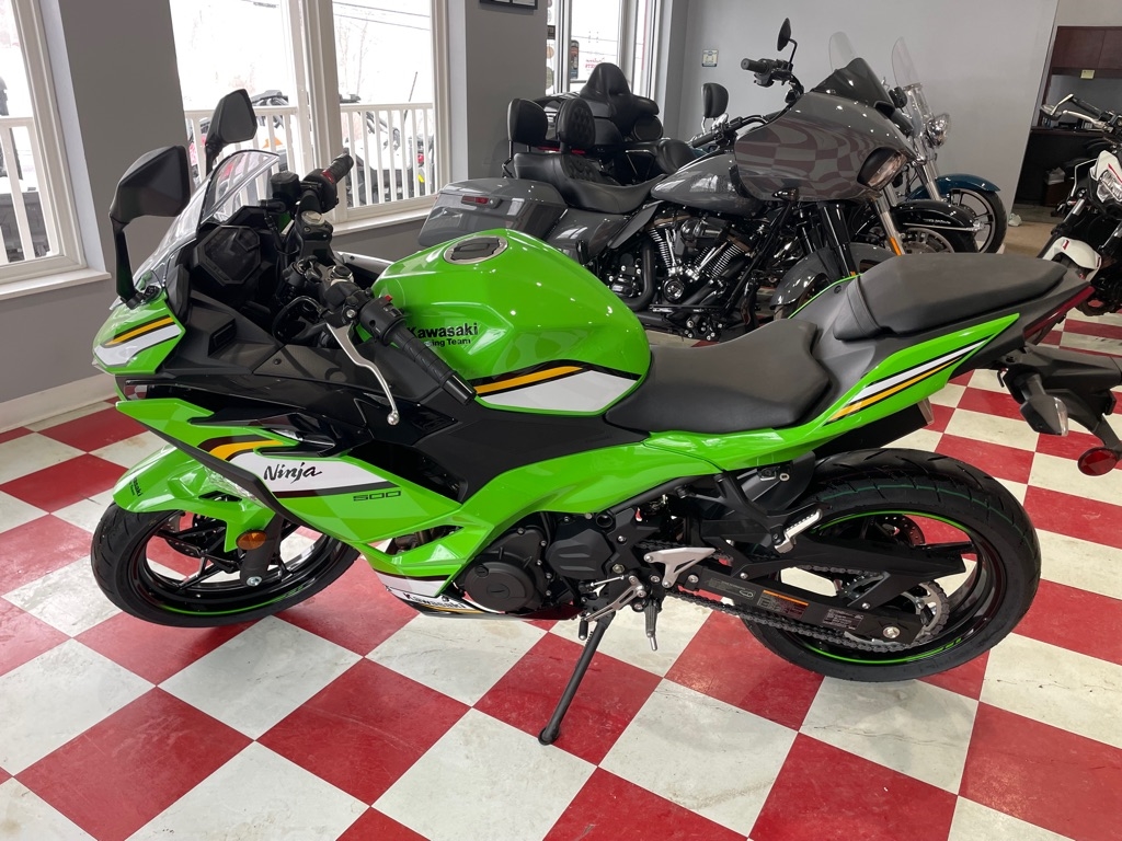 Kawasaki EX500  2025