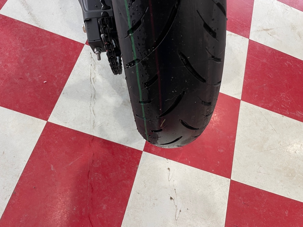 Kawasaki EX500  2025