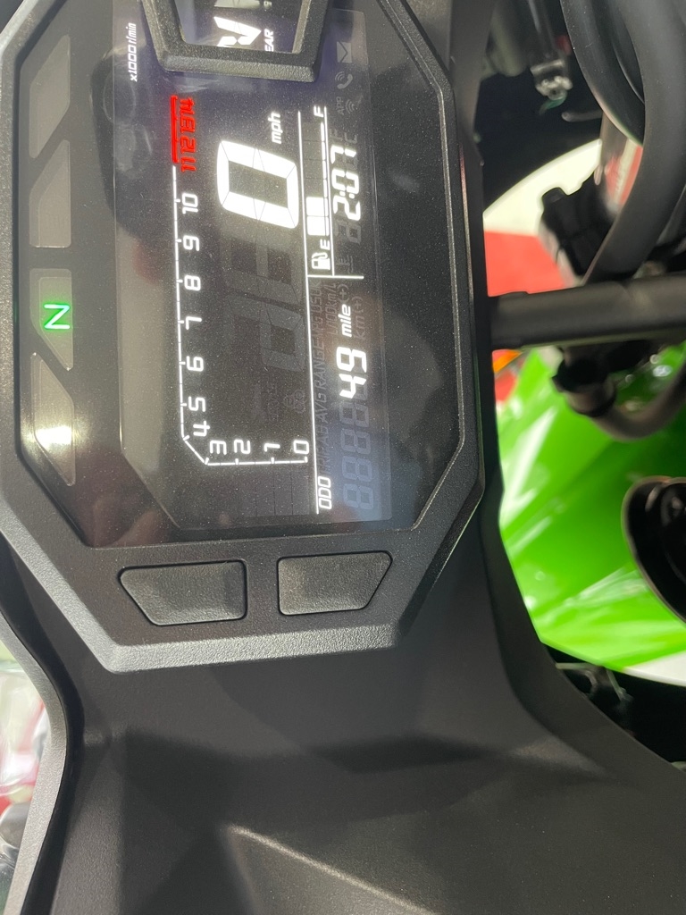 Kawasaki EX500  2025