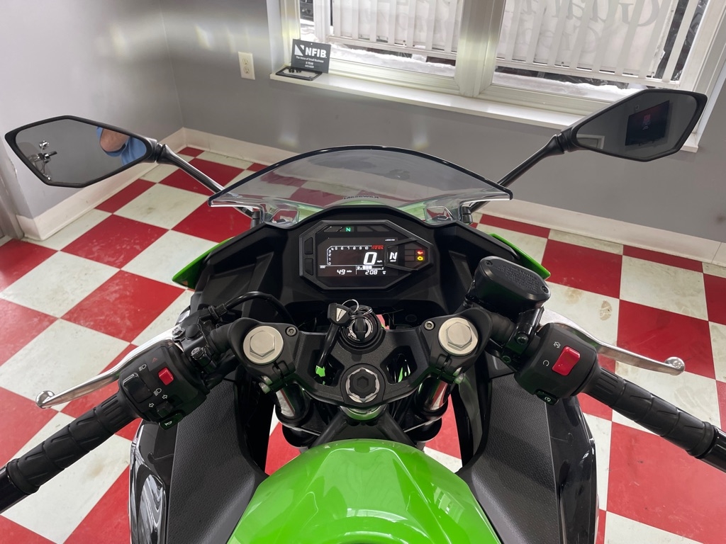 Kawasaki EX500  2025