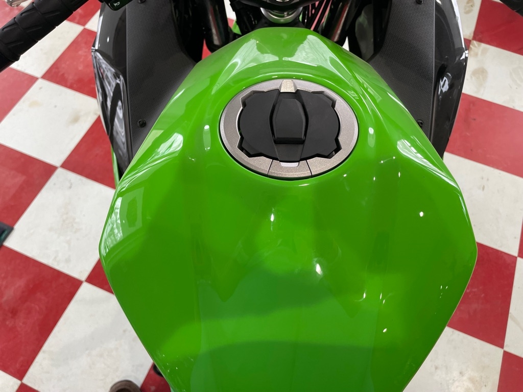 Kawasaki EX500  2025