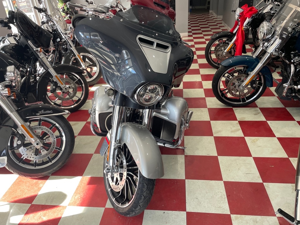 Harley-Davidson FLHXSE  2019