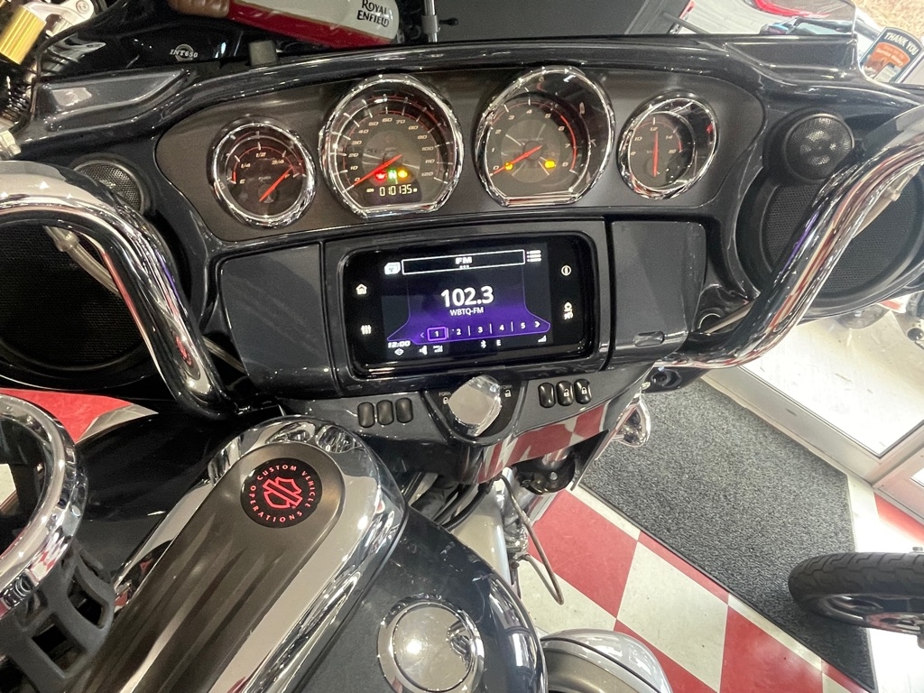 Harley-Davidson FLHXSE  2019