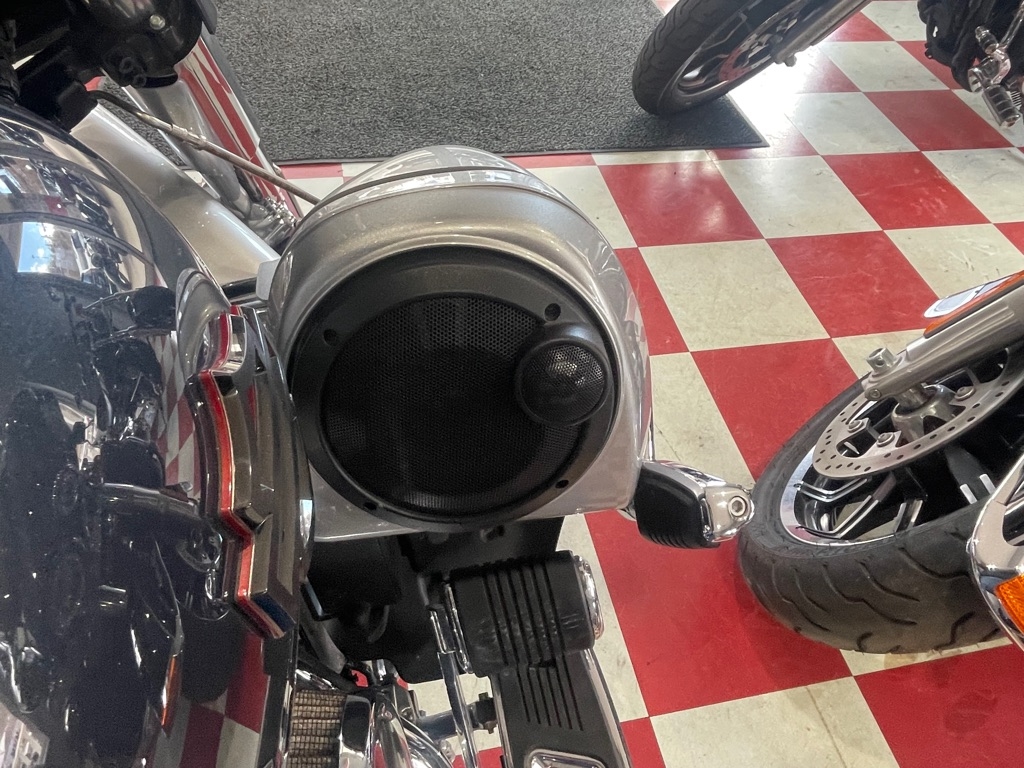 Harley-Davidson FLHXSE  2019