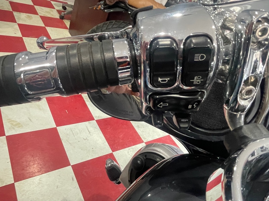 Harley-Davidson FLHXSE  2019