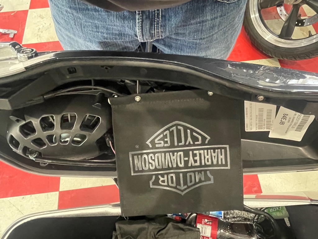 Harley-Davidson FLHXSE  2019