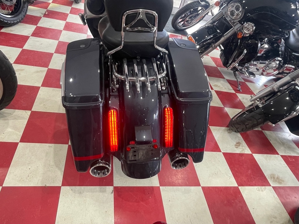 Harley-Davidson FLHXSE  2019