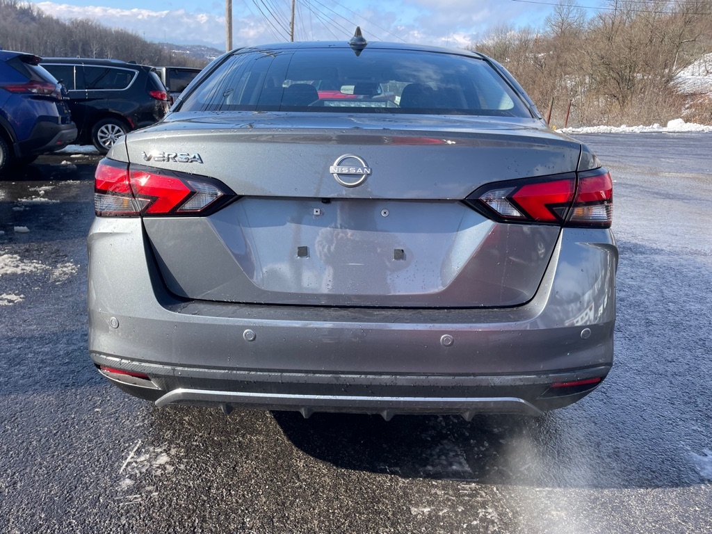 Nissan Versa SV 2025