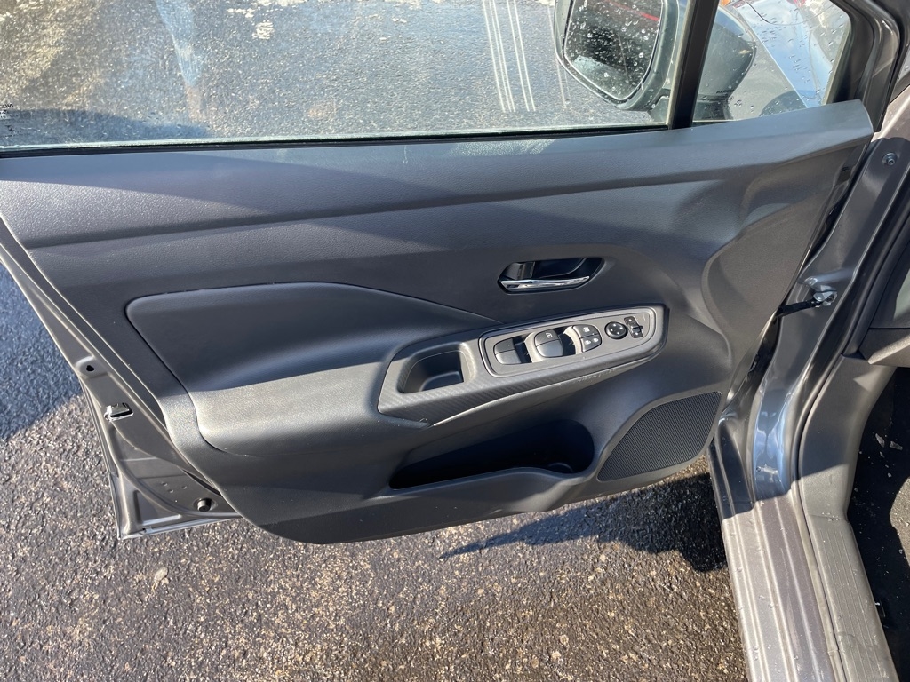 Nissan Versa SV 2025