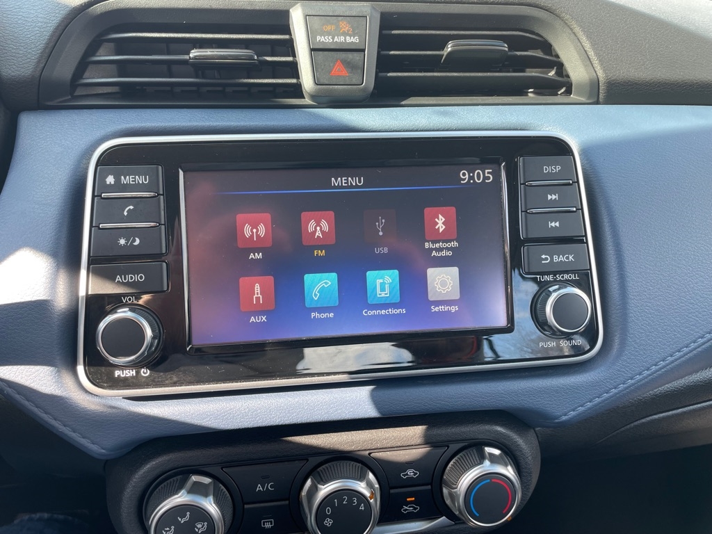 Nissan Versa SV 2025