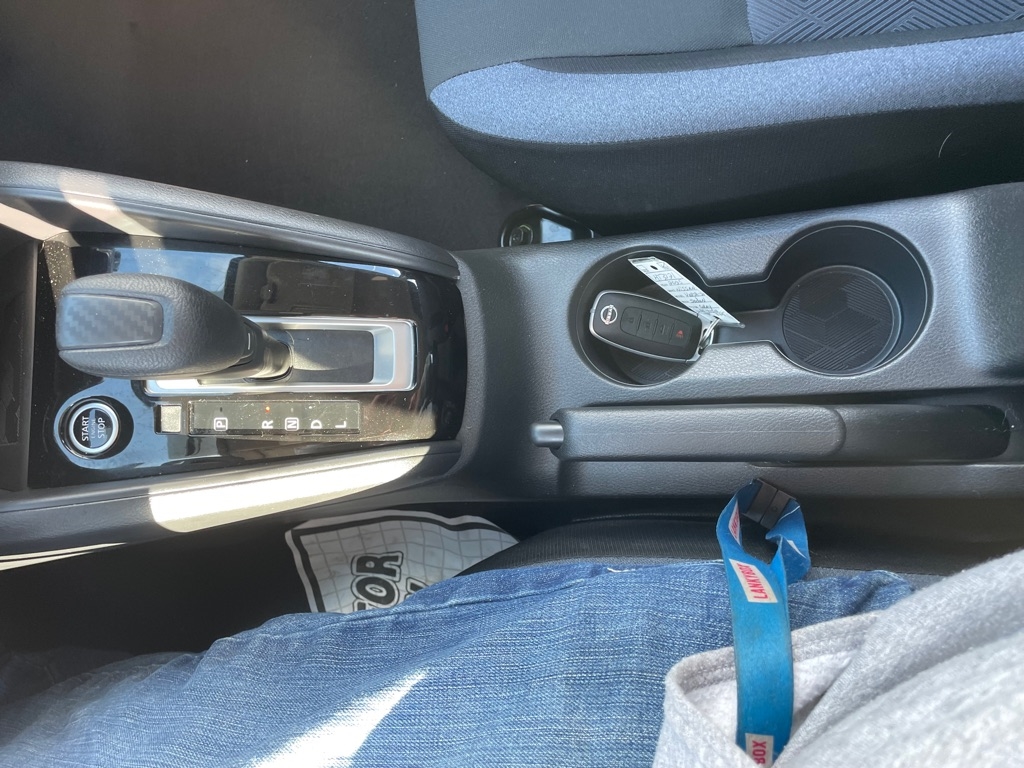 Nissan Versa SV 2025