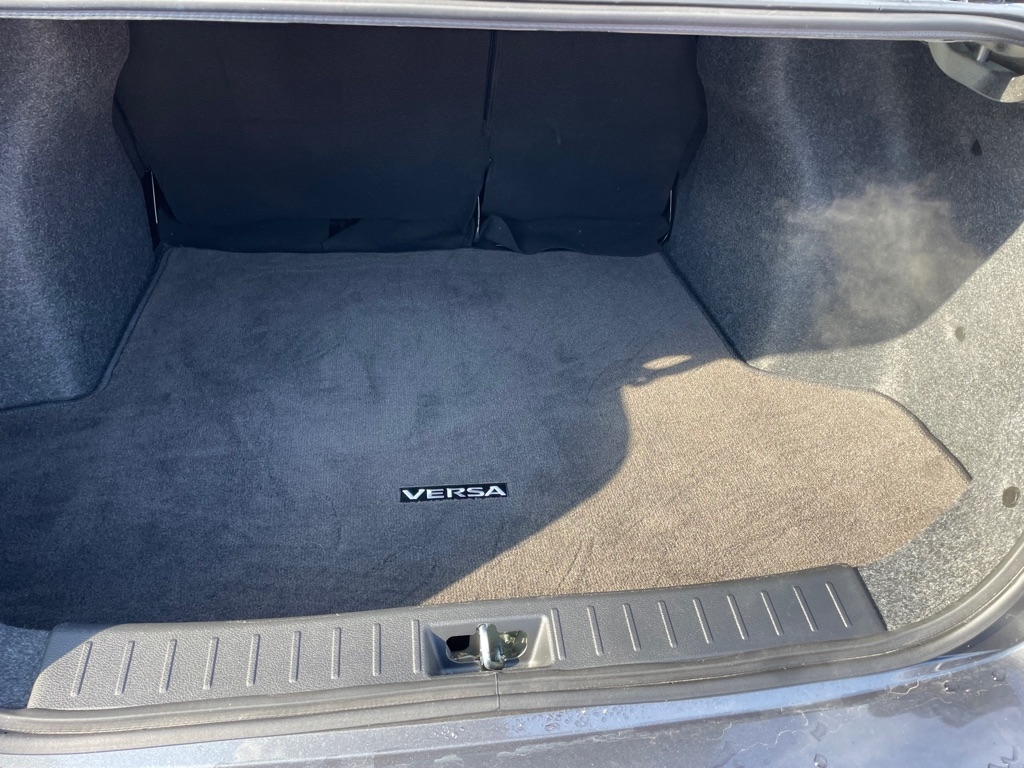 Nissan Versa SV 2025