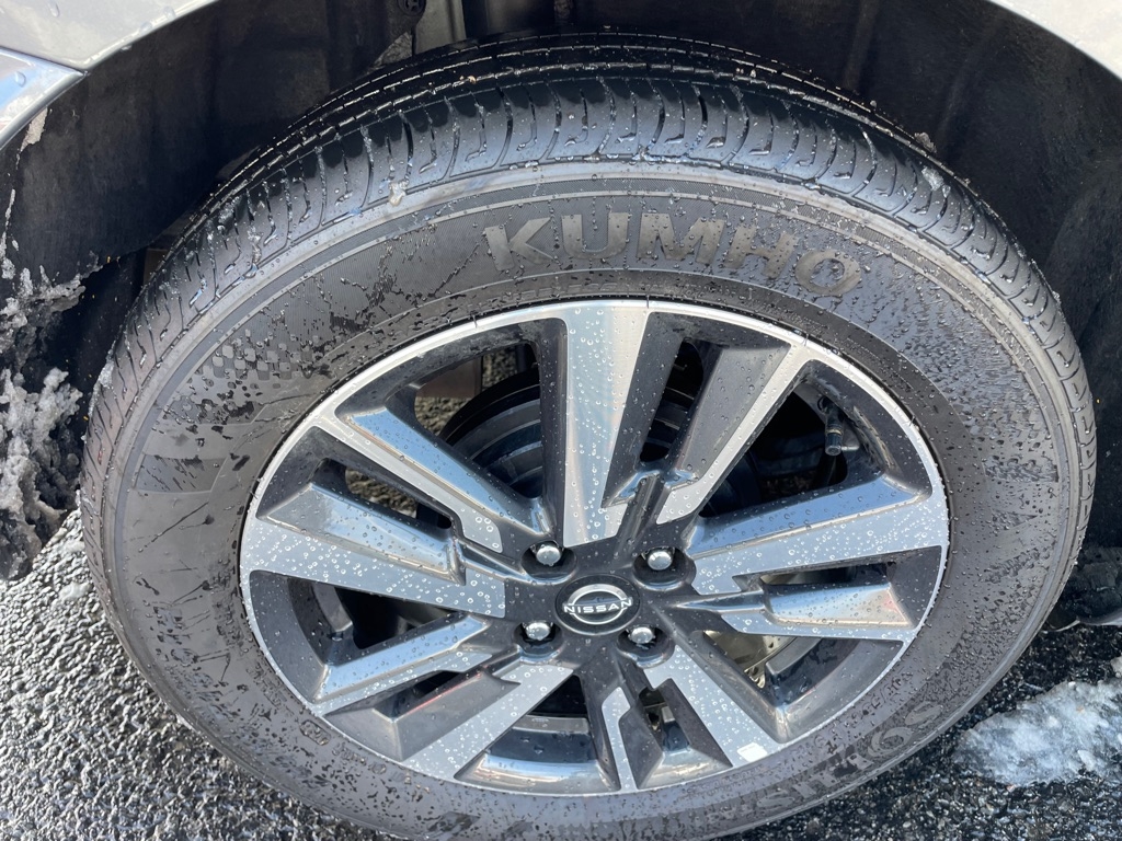 Nissan Versa SV 2025