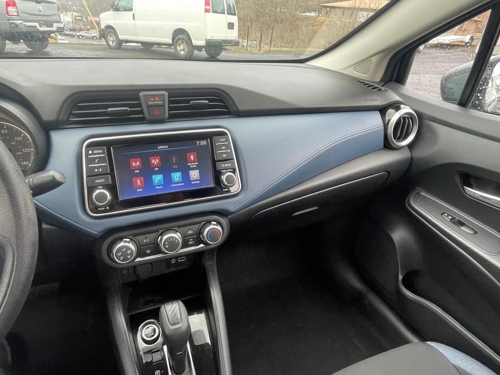 Nissan Versa SV 2025