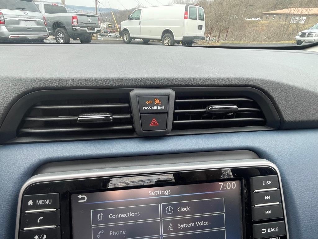 Nissan Versa SV 2025