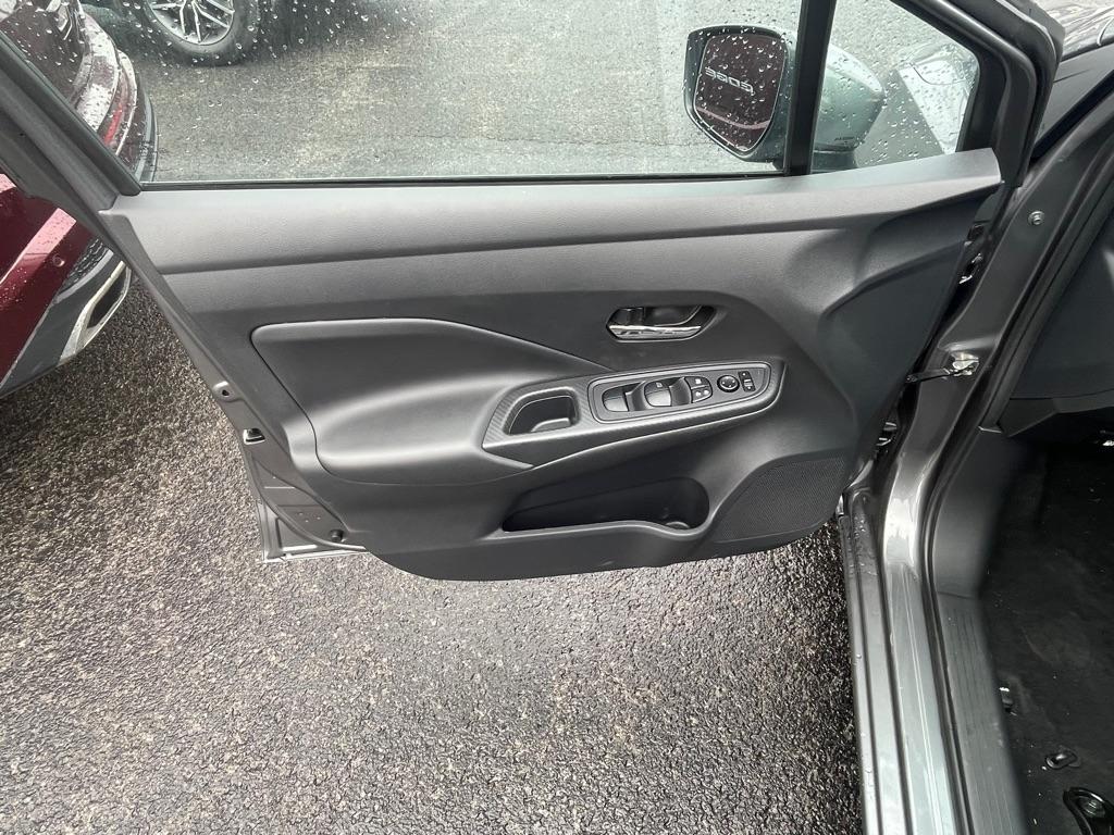 Nissan Versa SV 2025