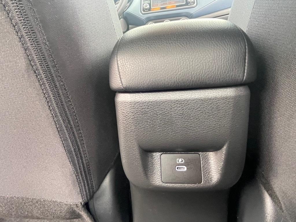 Nissan Versa SV 2025