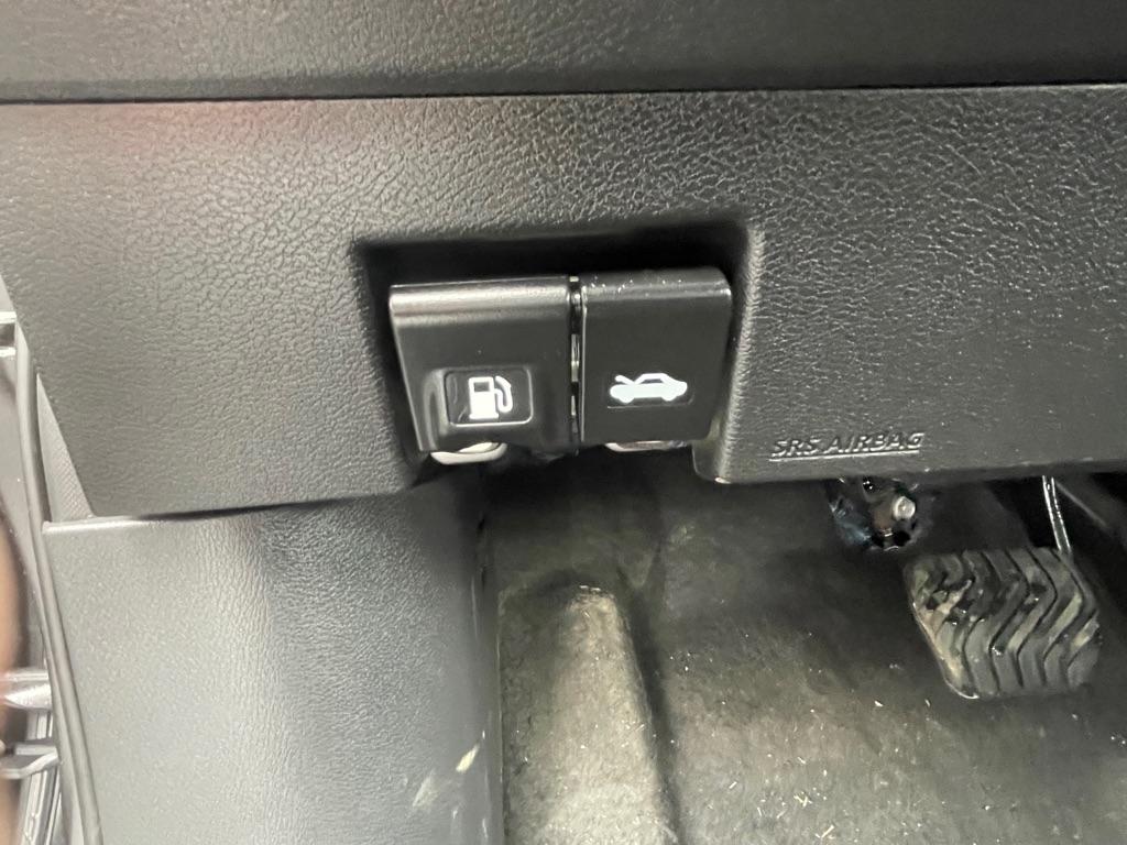 Nissan Versa SV 2025