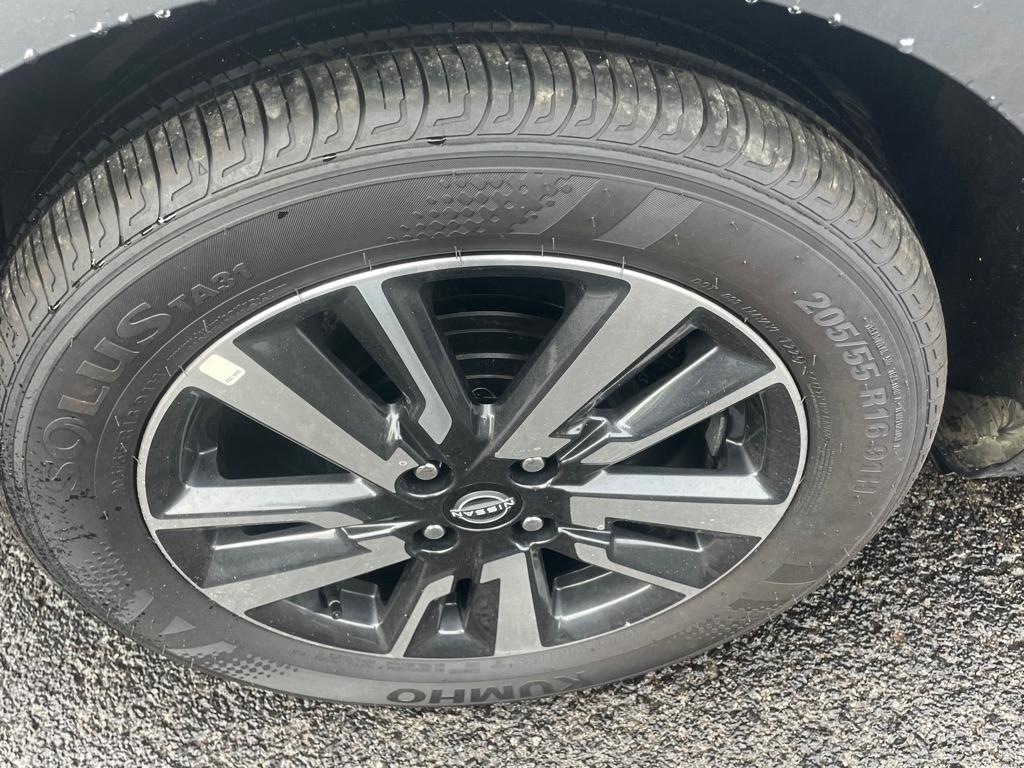 Nissan Versa SV 2025