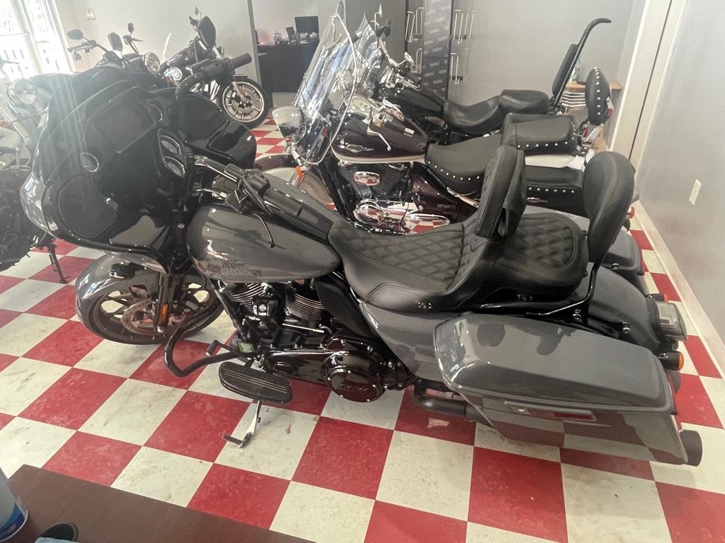 Harley-Davidson FLTRXST  2022